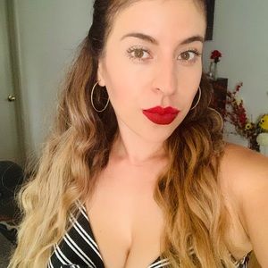 Meet your Posher, Eileen